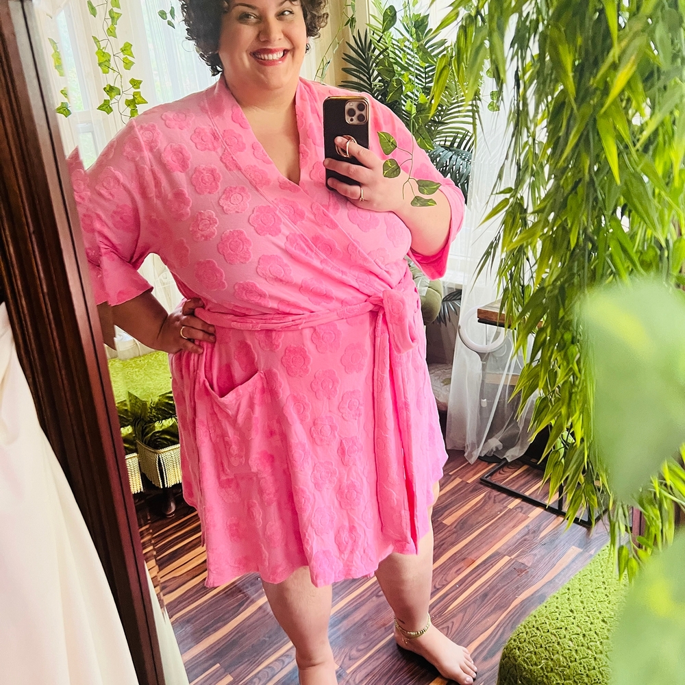 Elegant Pink Floral Women's Robe